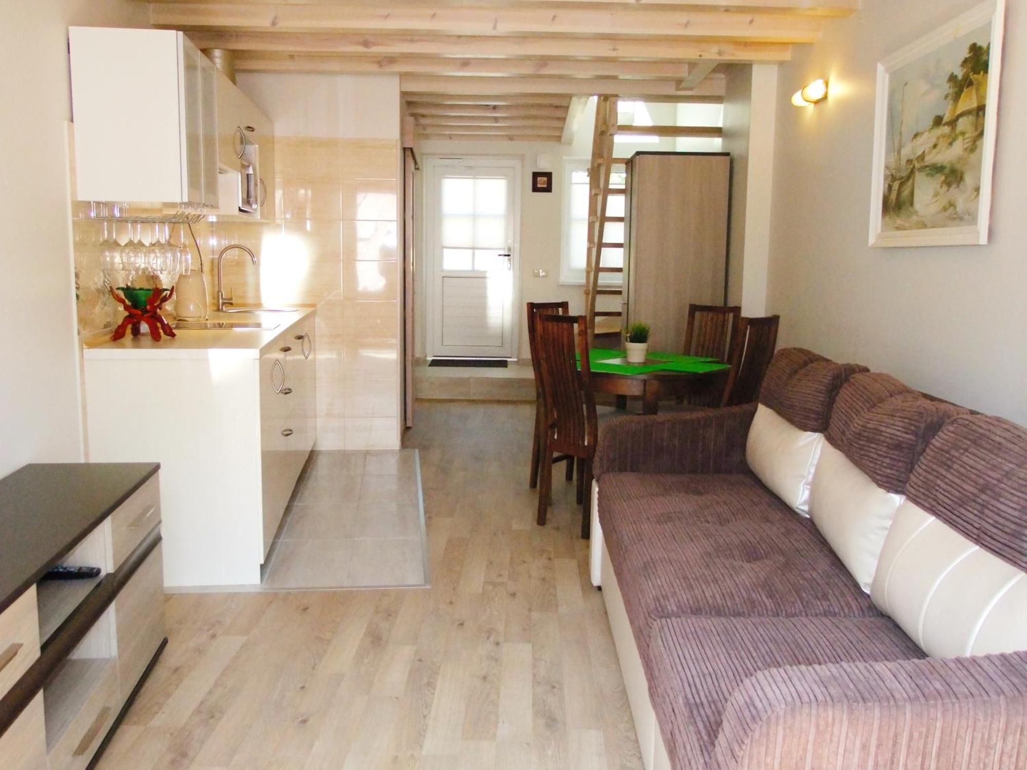 Irinos Apartamentai 奈达 外观 照片